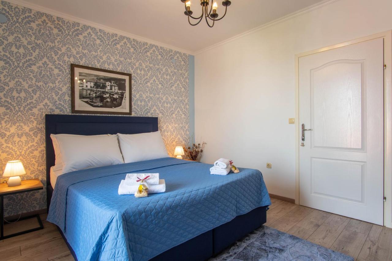 Rooms Villa Padre Pag Town Bagian luar foto